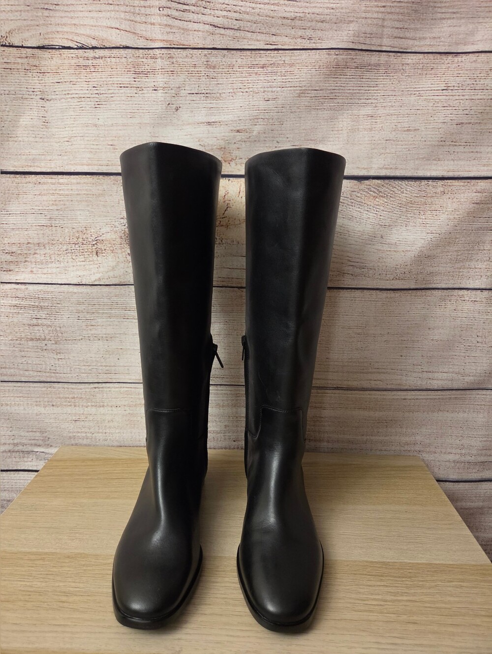 Vince

Leather Riding Boots. - Picture 4 of 15